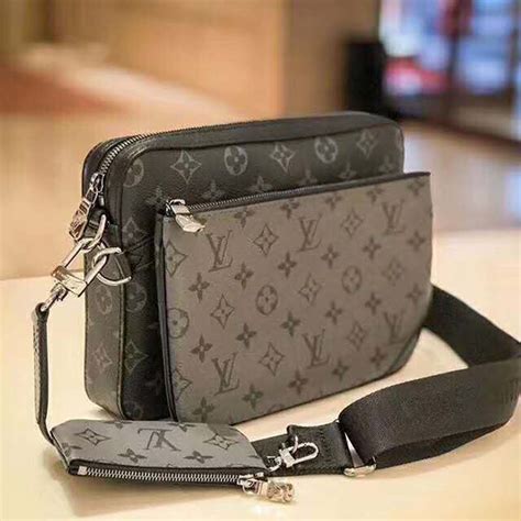 men louis vuitton messenger bag